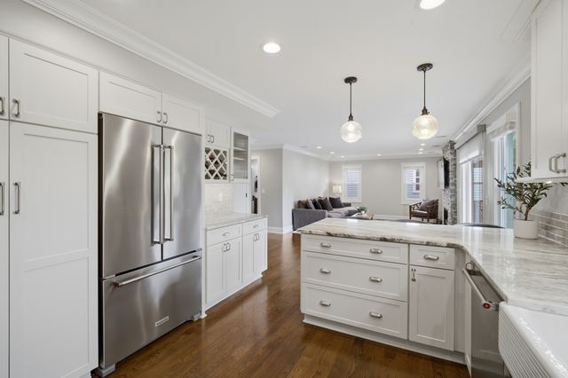 1022 Hobson Drive, Buffalo Grove, IL 60089