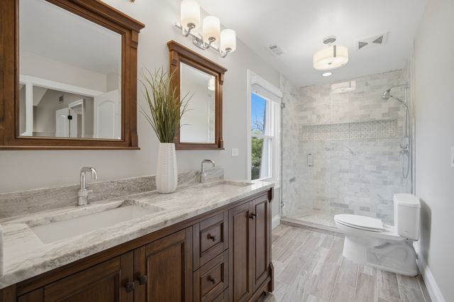 1022 Hobson Drive, Buffalo Grove, IL 60089