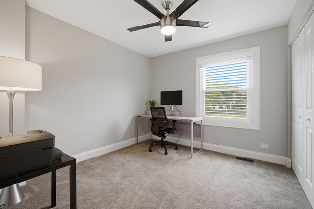 1022 Hobson Drive, Buffalo Grove, IL 60089