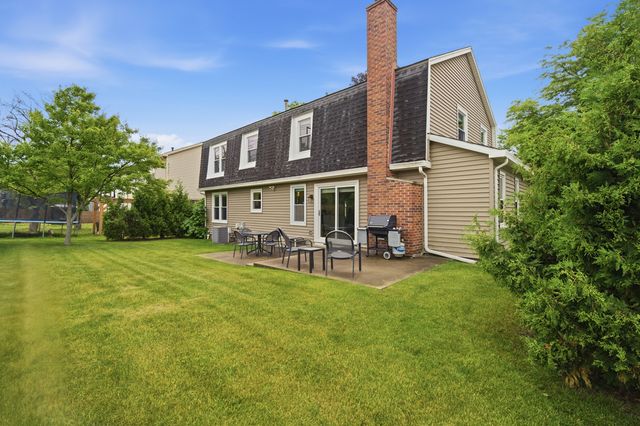 1022 Hobson Drive, Buffalo Grove, IL 60089