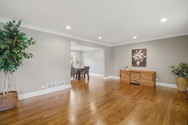 1022 Hobson Drive, Buffalo Grove, IL 60089