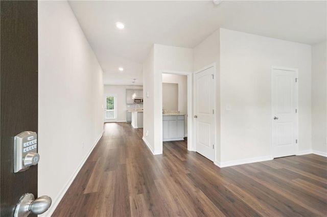 302 HUDSON Court, Jackson, GA 30233