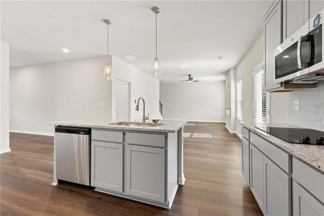 302 HUDSON Court, Jackson, GA 30233