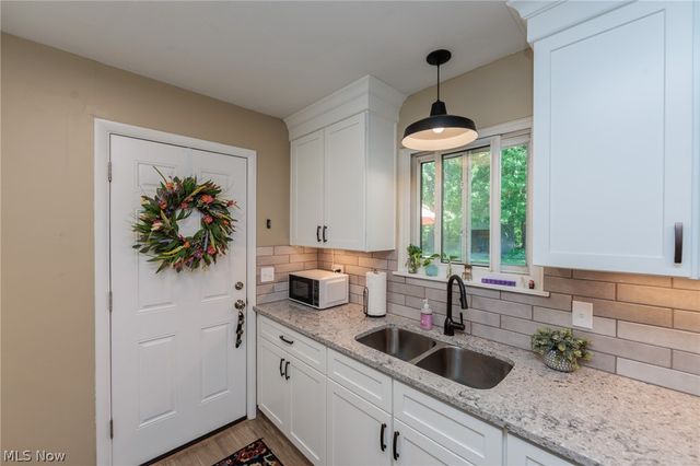 1421 Driftwood Lane, Macedonia, OH 44056