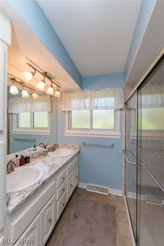 1421 Driftwood Lane, Macedonia, OH 44056