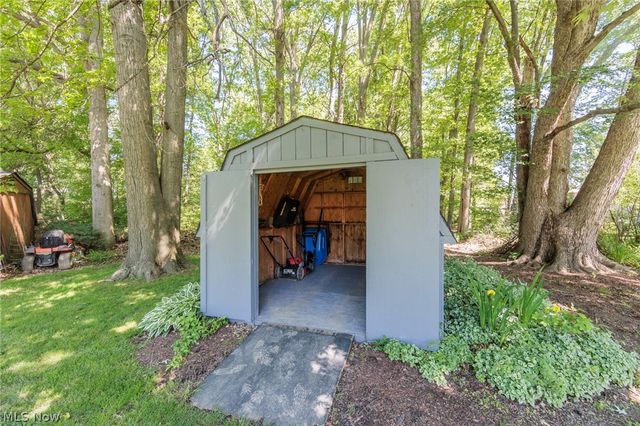 1421 Driftwood Lane, Macedonia, OH 44056