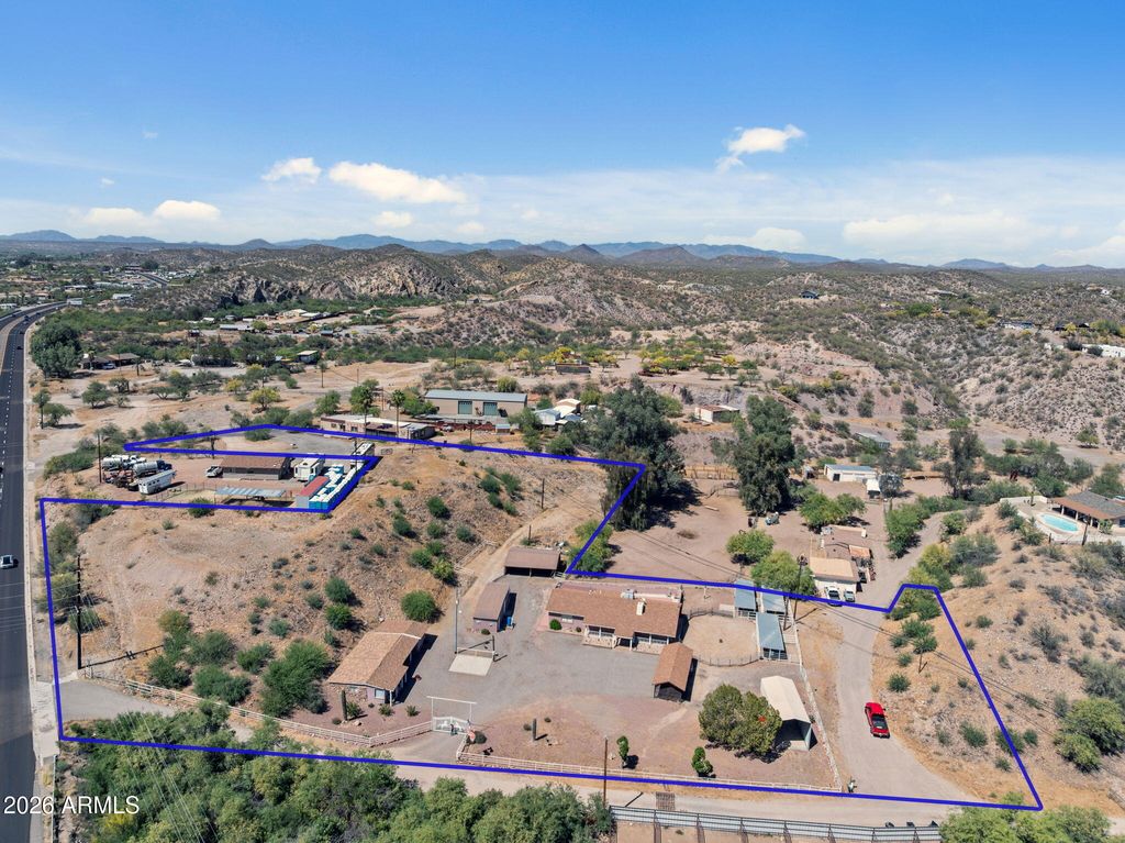 Image 2 of property listing at 51263 US HIGHWAY 60 89 --, Wickenburg, AZ 85390