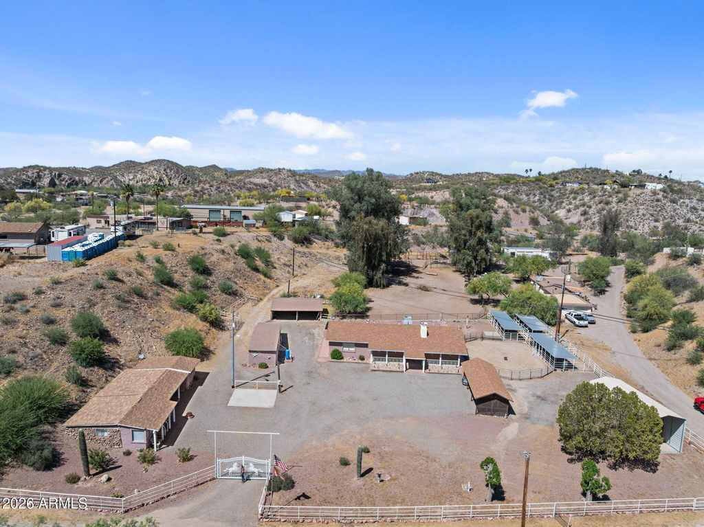 Image 3 of property listing at 51263 US HIGHWAY 60 89 --, Wickenburg, AZ 85390