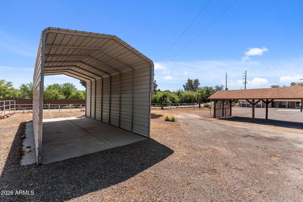 Image 39 of property listing at 51263 US HIGHWAY 60 89 --, Wickenburg, AZ 85390