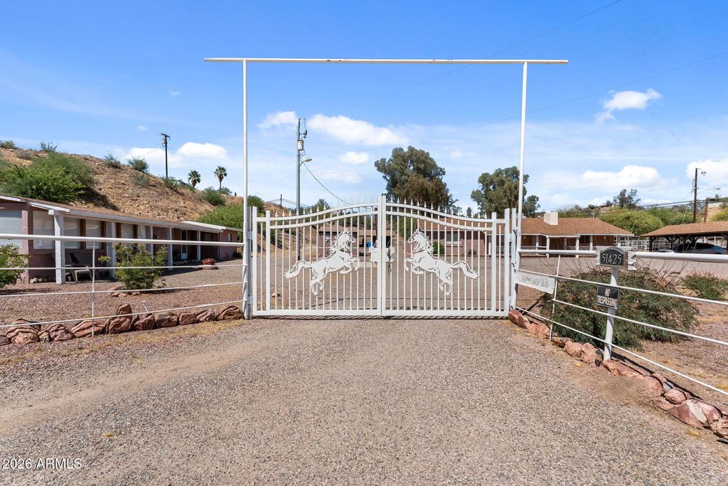 Image 4 of property listing at 51263 US HIGHWAY 60 89 --, Wickenburg, AZ 85390