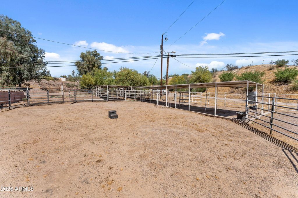 Image 40 of property listing at 51263 US HIGHWAY 60 89 --, Wickenburg, AZ 85390
