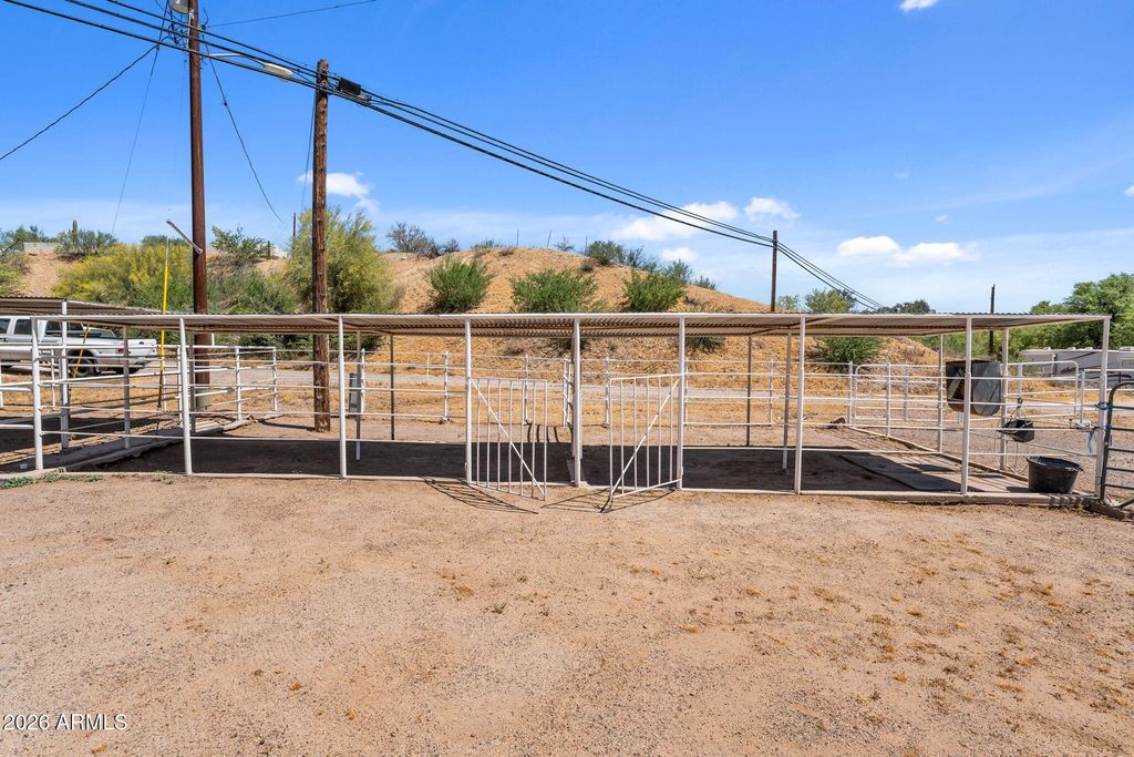 Image 41 of property listing at 51263 US HIGHWAY 60 89 --, Wickenburg, AZ 85390