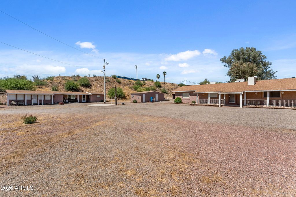 Image 5 of property listing at 51263 US HIGHWAY 60 89 --, Wickenburg, AZ 85390