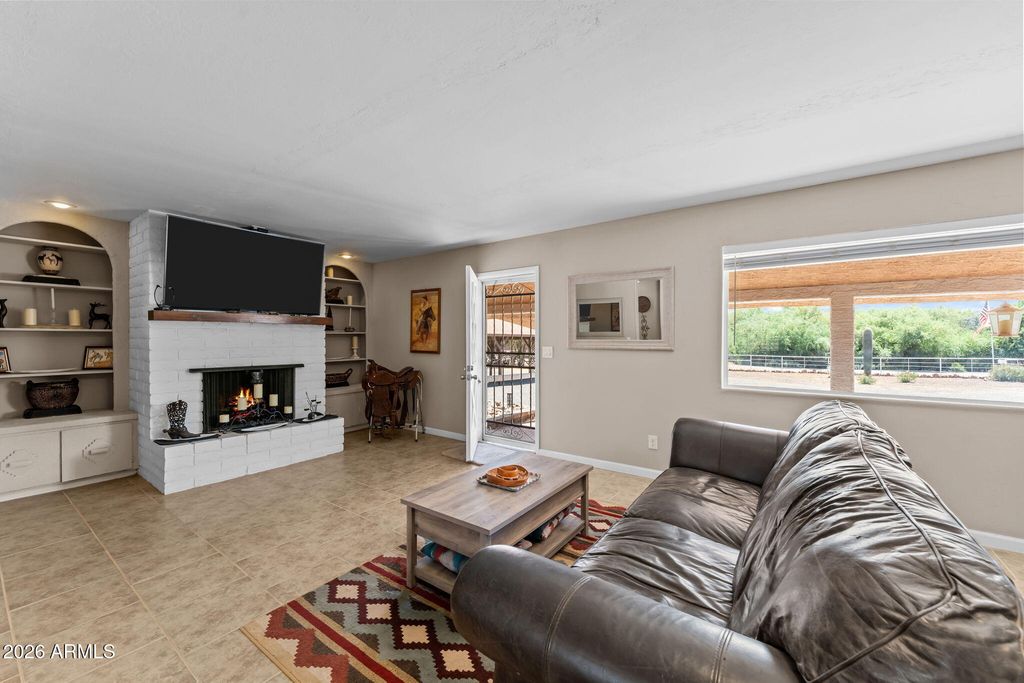 Image 7 of property listing at 51263 US HIGHWAY 60 89 --, Wickenburg, AZ 85390