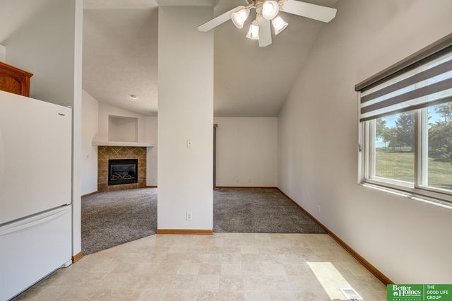807 Edgewater Drive, Papillion, NE 68046