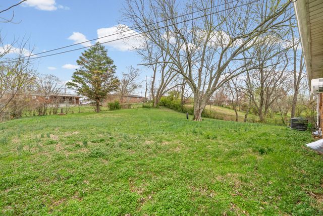 531 Morrison Dr, Clarksville, TN 37042