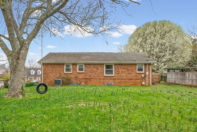 531 Morrison Dr, Clarksville, TN 37042