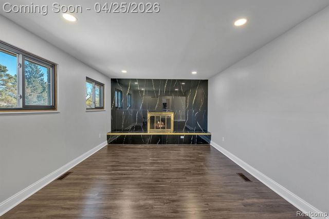 9498 Bassett Street, Livonia, MI 48150