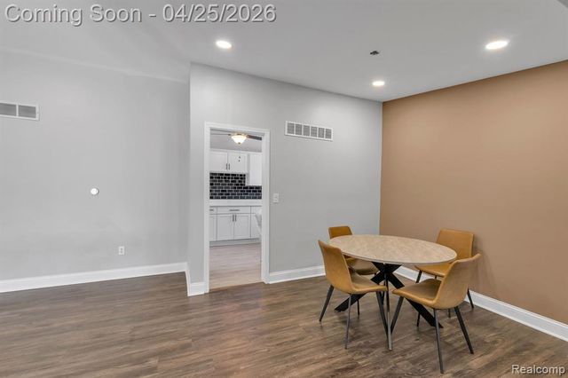 9498 Bassett Street, Livonia, MI 48150