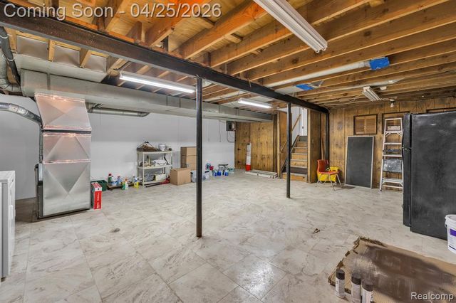 9498 Bassett Street, Livonia, MI 48150
