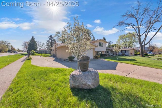 9498 Bassett Street, Livonia, MI 48150