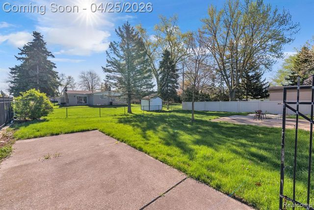 9498 Bassett Street, Livonia, MI 48150