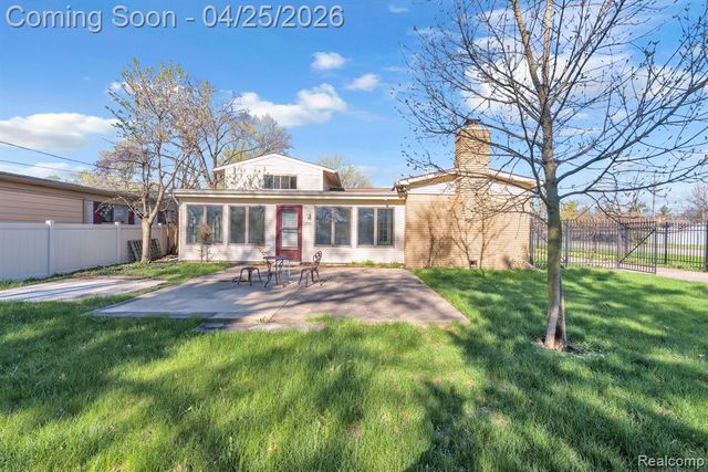 9498 Bassett Street, Livonia, MI 48150