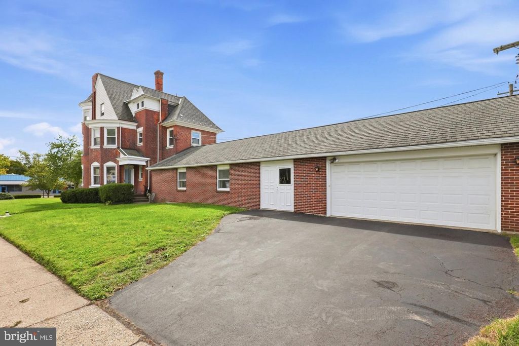 300 S BROAD ST, LANSDALE, PA 19446 — photo 4