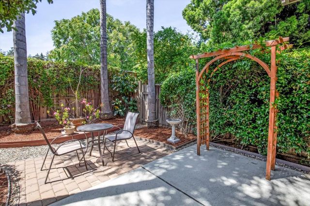 103 Missiion, East Palo Alto, CA 94303