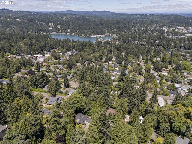 1249 LARCH St, Lake Oswego, OR 97034