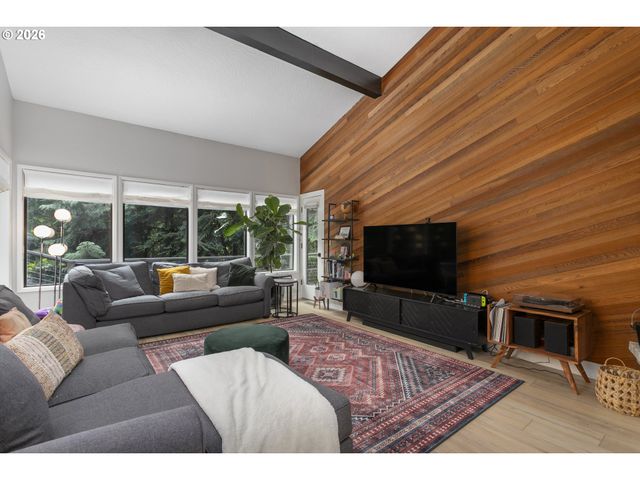1249 LARCH St, Lake Oswego, OR 97034