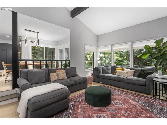 1249 LARCH St, Lake Oswego, OR 97034