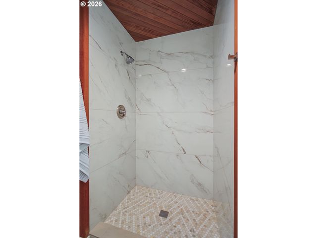 1249 LARCH St, Lake Oswego, OR 97034