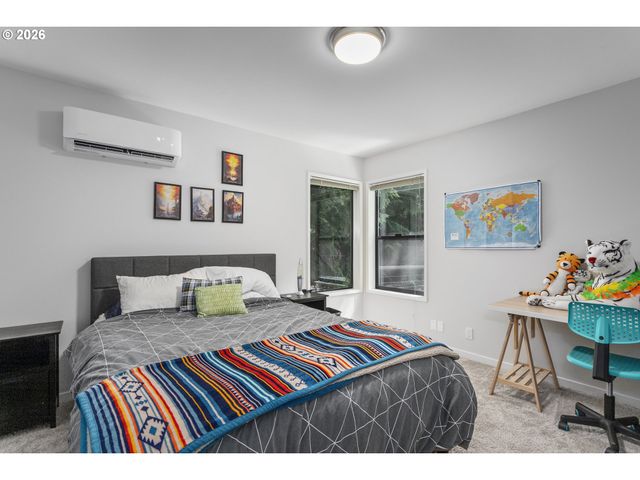 1249 LARCH St, Lake Oswego, OR 97034