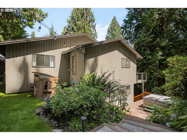 1249 LARCH St, Lake Oswego, OR 97034