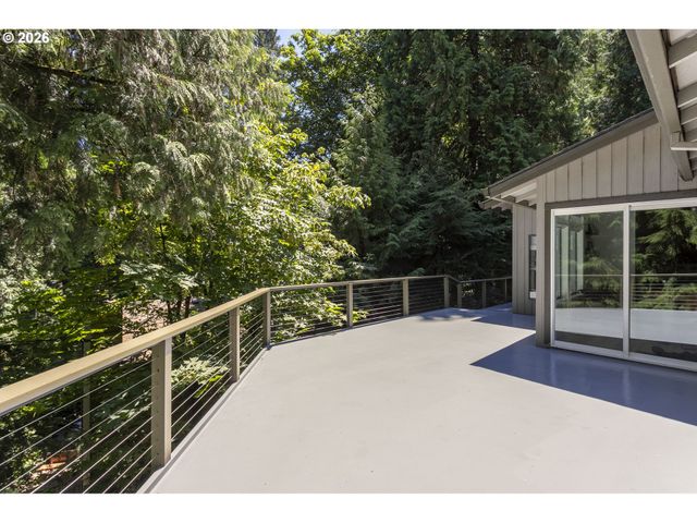 1249 LARCH St, Lake Oswego, OR 97034