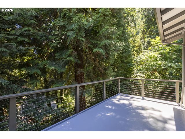 1249 LARCH St, Lake Oswego, OR 97034