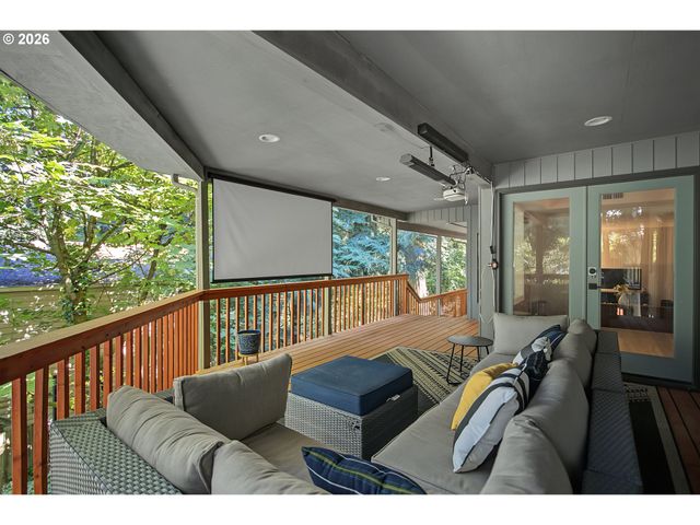 1249 LARCH St, Lake Oswego, OR 97034
