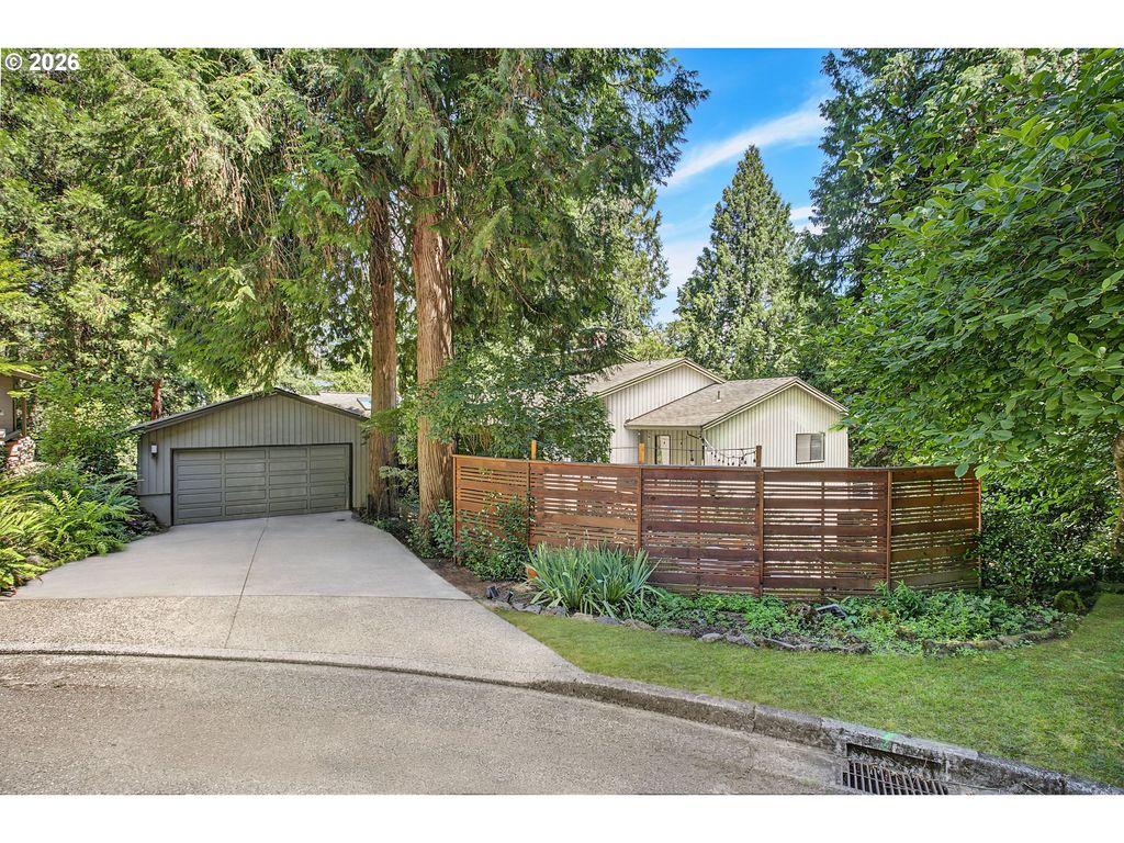 1249 LARCH St, Lake Oswego, OR 97034