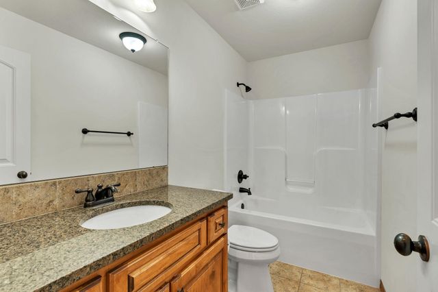 3045 Willow Crk, Rose Hill, KS 67133