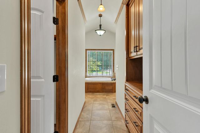 3045 Willow Crk, Rose Hill, KS 67133
