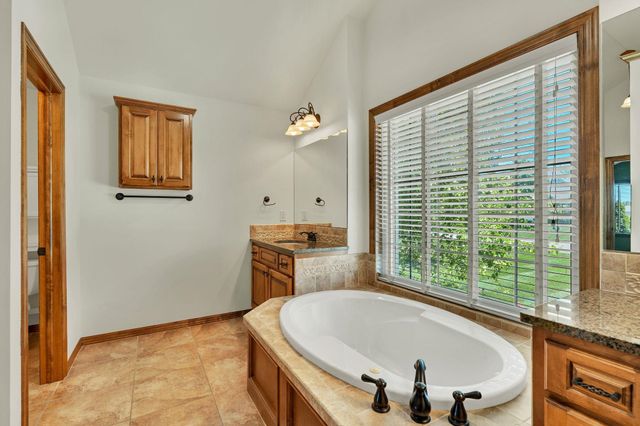 3045 Willow Crk, Rose Hill, KS 67133