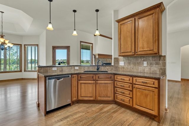 3045 Willow Crk, Rose Hill, KS 67133