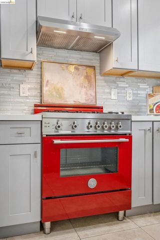 25 Farallon Ct, Richmond, CA 94804