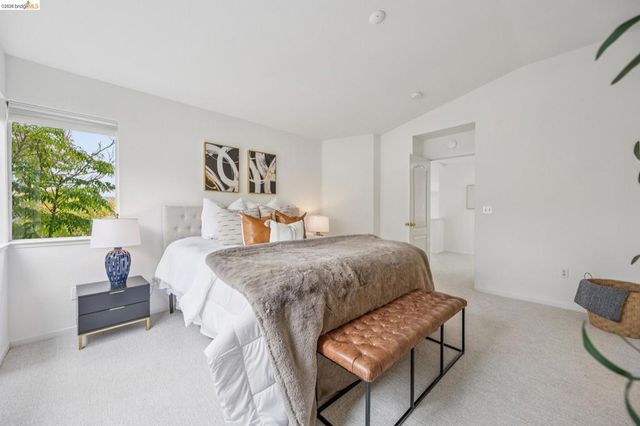 25 Farallon Ct, Richmond, CA 94804