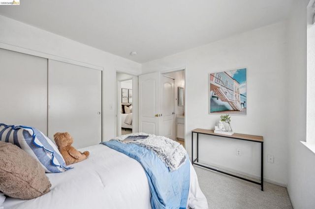 25 Farallon Ct, Richmond, CA 94804