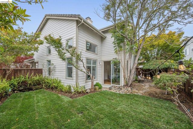 25 Farallon Ct, Richmond, CA 94804