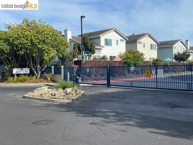 25 Farallon Ct, Richmond, CA 94804