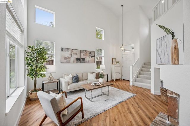 25 Farallon Ct, Richmond, CA 94804