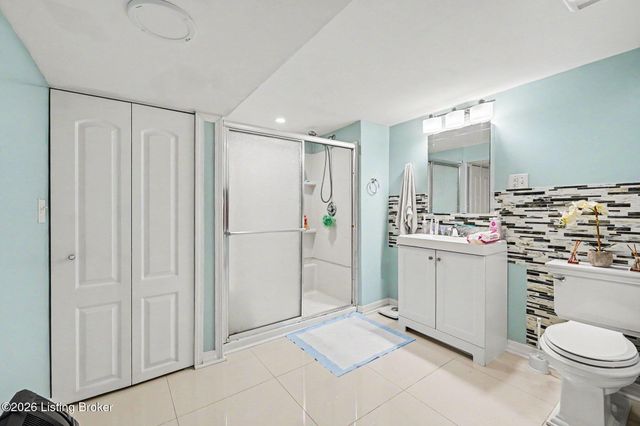 4631 Idle Hour Dr, Louisville, KY 40216